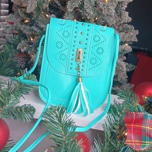 BEAUTIFUL Seafoam Tassel Crossbody Purse